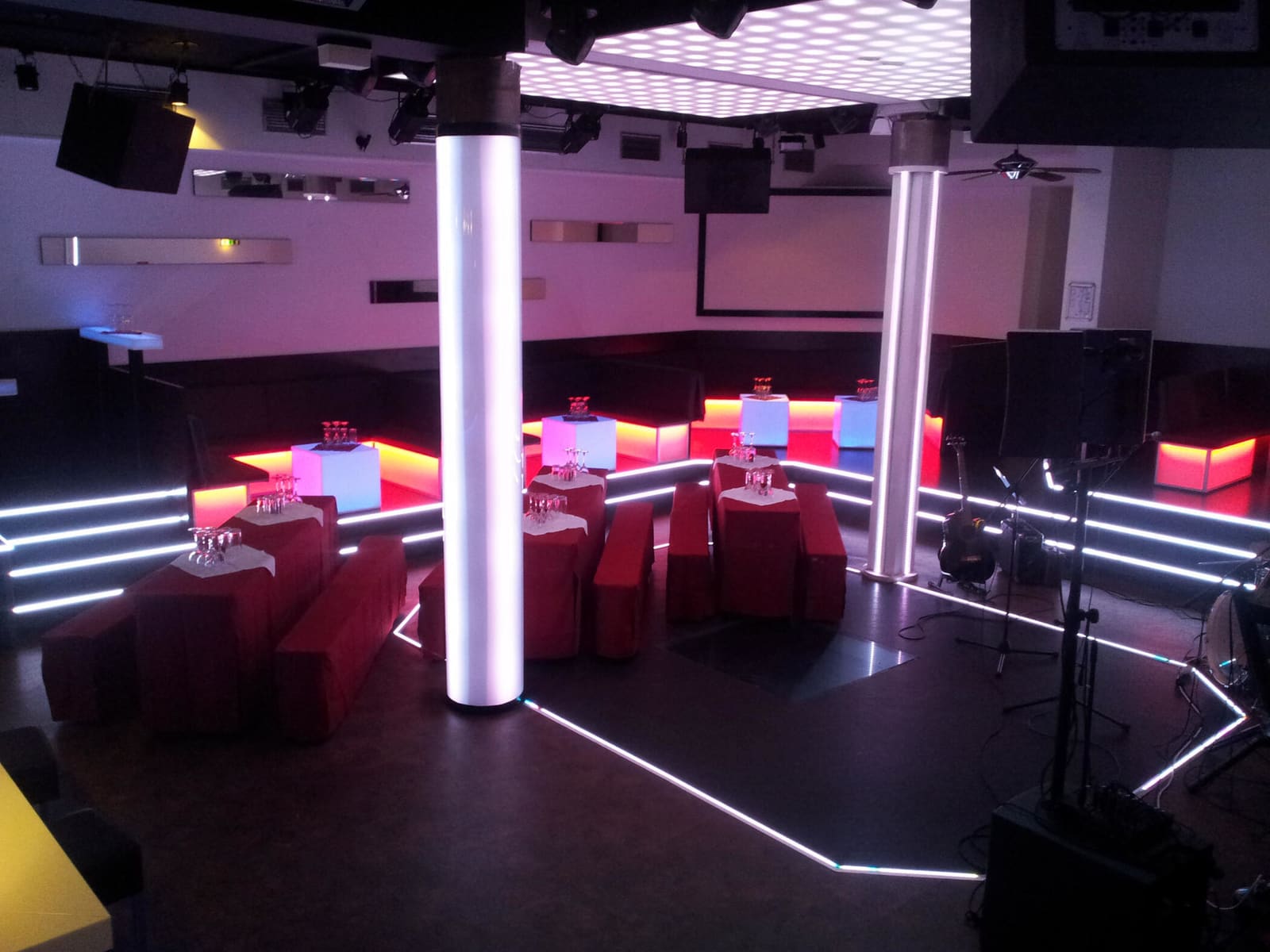 K-Club mit Cocktailbar im Gasthof Krone
