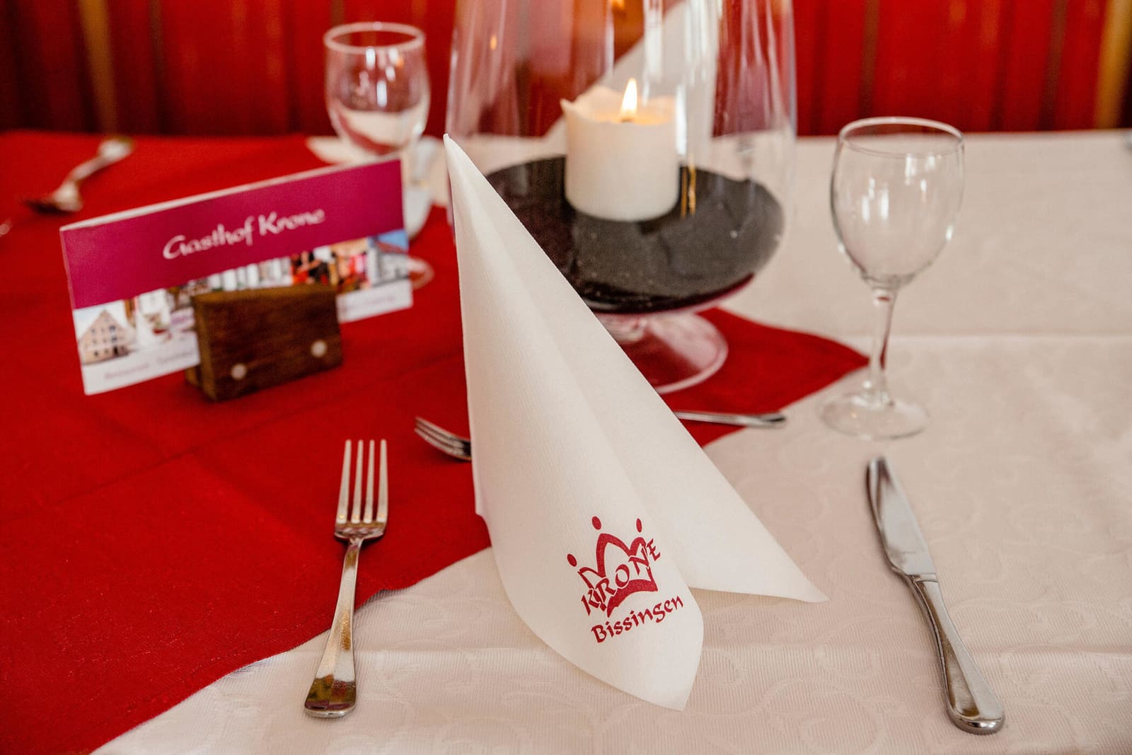 Gedeckte Tische im Restaurant des Gasthof Krone